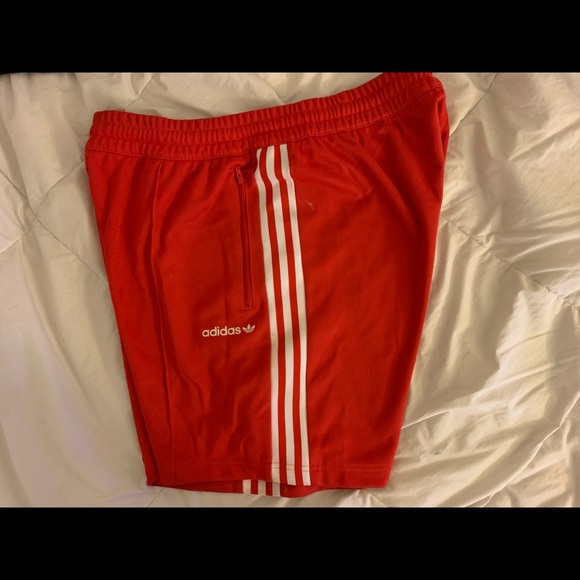 Adidas Track Shorts Red Size Large - Picture 2 of 4